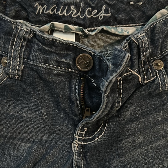 Maurice’s Boot cut low rise, size 1/2 short boot cut jeans - Picture 5 of 5
